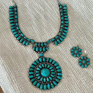 Magnifique ensemble collier et boucles d'oreilles en argent sterling et turquoise fait main - Product Image 1