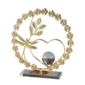 Mueble para TV y Vinoteca de Diseño Moderno y Lujo Ligero, Decoración de Oficina, Adornos de Arte Metálico con Bola de Cristal y Hojas para el Hogar - Product Image 2