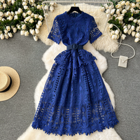 Robe en dentelle creuse brodée française personnalisée à volants robe mi-longue à manches courtes avec ceinture