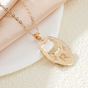 Collar con Colgante de Letra en Cobre Chapado en Oro, Estilo Vintage, Unisex, para Regalo - Product Image 4