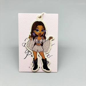 Étiquettes de vêtements personnalisées en papier gaufré avec logo de marque de conception de mode sur mesure en gros - Product Image 1