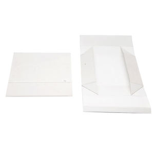 Papier à rabat magnétique pour vêtements personnalisés, boîte d'emballage pliable en carton blanc décoratif pour nouveau-né, ensembles pour robes en jean - Product Image 5