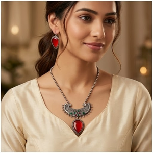 Conjunto de Collar con Colgante de Piedras Rojas y Verdes de Diseño DIVYORO, Joyería Elegante Oxidada con Pendientes - Product Image 4
