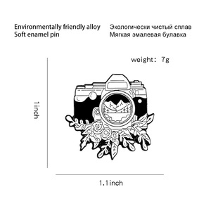 Sac à dos en denim pour caméra de voyage en plein air, épingles en émail pour appareil photo de fleurs de forêt de montagne, vente en gros - Product Image 3