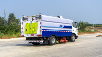 Camion balayeuse-laveuse électrique Pure EV, véhicule de nettoyage de voirie à émissions zéro avec pulvérisation d'eau