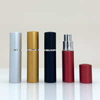 Atomiseur de parfum rechargeable portable en aluminium mat doré/noir de 5 ml et 10 ml avec pompe et écran sérigraphié