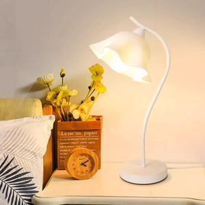 โคมไฟตั้งโต๊ะกระจกสีดำทันสมัย โคมไฟแก้วทรงระฆังสีดำ ใช้ไฟ AC แสงวอร์มไลท์ LED 2700K คอโคมปรับงอได้ CRI สูง 90 สำหรับตกแต่งห้องนอน - Product Image 6
