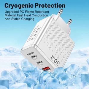 Chargeur de téléphone LED USB+PD Type-C multi-ports pour les normes de voyage US/EU/UK - Product Image 6
