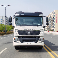 Compacteur de déchets électrique Howo 12CBM |   Batterie LFP 247 kWh |   Autonomie de 300 km |   4x2 |   Chargeur arrière |   Assainissement municipal Déchets urbains