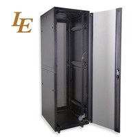 Armoire de serveur de centre de données en acier sur mesure de haute qualité 22U-47U, armoire réseau 19 pouces avec porte en verre en stock