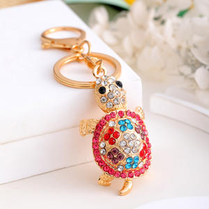 Pendentif porte-clés en métal strass tortue colorée - Product Image 4