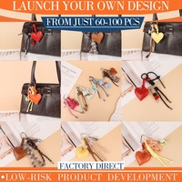 Breloque en cuir 3D en forme de cœur personnalisée OEM&ODM, faible MOQ, vente directe, pendentif pour sac Boston, décoration de bagage, ornement d'entrée, cadeau de vacances