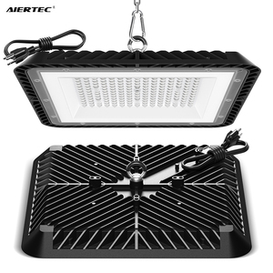 Éclairage de plafond industriel, lampes LED suspendues carrées UFO High Bay 150W IP65 pour l'éclairage des entrepôts et des ateliers - Product Image 1