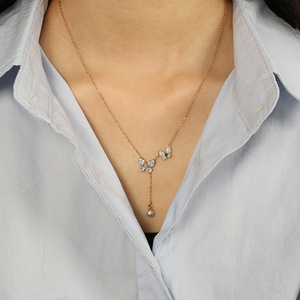 Collier pendentif papillon avec chaîne en or et pompon de perles pour femme, à porter au quotidien - Product Image 4