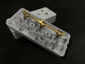 Enchufe Triple VGT, Accesorios Eléctricos con Luz - Product Image 5