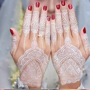 Longs autocollants lumineux sexy en <span class=keywords><strong>dentelle</strong></span> à la main au henné brillent dans le noir tatouages temporaires pour les femmes - Product Image 4