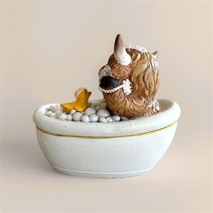 Figura Decorativa de Resina de Vaca Highland en la Bañera - Decoración para Baño y Escritorio, Regalo para el Hogar - Product Image 3