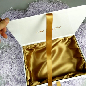 Scatola di Lusso Personalizzata con Logo per Confezione Parrucche con Nastro Magnetico, Scatole Regalo in Carta Rigida Riciclabile con Magnete - Product Image 1