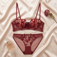 Ensemble de lingerie sexy et confortable pour femmes, soutien-gorge à armatures et culotte en dentelle rouge, grande taille, respirant, élégant pour adultes