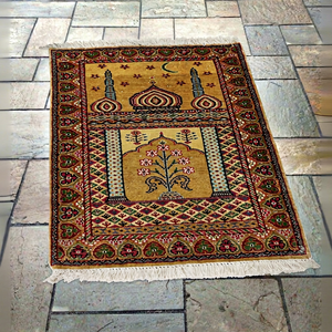 Zynah Premium Quality Pure Silk Handmade Modern Floral Islamic <b>Prayer</b> Rug Lightweight Washable for <b>prayer</b> - Product Image 1