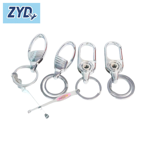 سلسلة مفاتيح عصرية جديدة للرجال: مثالية للحمل اليومي وخيار هدايا استثنائي - Product Image 4