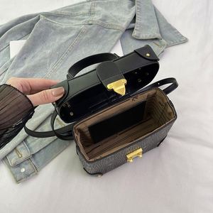 High-End Women's Retro Print <b>Small</b> Square <b>Box</b> Bag Stylish Handheld Cross-body Shoulder Bag with Polyester Lining.8012 - Product Image 2