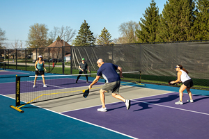 <span class=keywords><strong>4</strong></span> em <span class=keywords><strong>1</strong></span> Portable 22ft Outdoor Pickleball Net Set com <span class=keywords><strong>4</strong></span> Pickleballs ao ar livre <span class=keywords><strong>4</strong></span> pás de madeira e armazenamento Carry Bag para treinamento