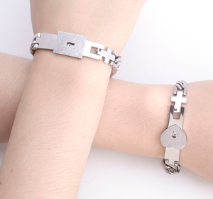Stainless Steel <strong>Bracelet</strong> De Couple <strong>Long</strong> <strong>Distance</strong> <strong>Touch</strong> <strong>Bracelets</strong> for Couples Lovers - Product Image 4