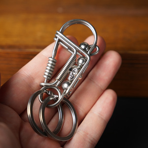 Llavero creativo hecho a mano de acero inoxidable con cuentas de calaveras colgante de llavero de coche para hombre - Product Image 3