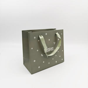 Sacs de shopping en carton vert de luxe avec logo personnalisé, en matériaux recyclés, emballage en gros pour les vêtements, petites entreprises - Product Image 4