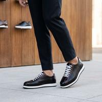Chaussures de marche en cuir véritable pour hommes, baskets décontractées à lacets, dessus matelassé, semelle en caoutchouc, pour le bureau