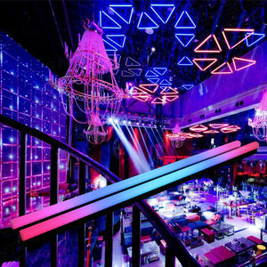 <span class=keywords><strong>Barre</strong></span> lumineuse LED RGBW à pixels 14W/m 64 LED, diffuseur couleur pleine, profilé aluminium adressable RGB+Blanc pour décoration <span class=keywords><strong>de</strong></span> panneaux publicitaires d'Halloween - Product Image 2