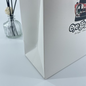 ถุงกระดาษเคลือบพิมพ์ลายตามสั่ง ดีไซน์ใหม่จากโรงงานผู้ผลิต (OEM) ขายดีที่สุด พร้อมเคลือบฟิล์มและตกแต่งลายนูน/ลายนิ่ม - Product Image 6
