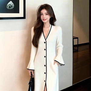 French-Style White Knit Long-Sleeved Dress with Fitted Waist for Important Occasions Spandex Material in Stock - Product Image 4