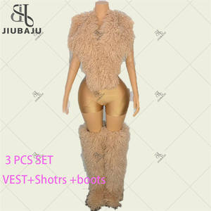 Conjunto de Tres Piezas de Moda de Invierno para Mujer Chaleco de Pelo sin Mangas con Espalda Descubierta + Shorts + Botas Altas de Pelo - Product Image 3