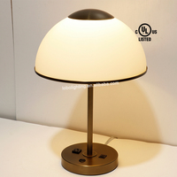 Nouveaux projets d'hôtel Hilton Oak Brook Suite Room Lampe de bureau enfichable en bronze brossé avec abat-jour en verre blanc brillant répertorié UL
