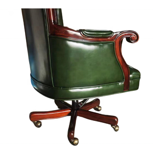 <span class=keywords><strong>Chaise</strong></span> <span class=keywords><strong>de</strong></span> <span class=keywords><strong>bureau</strong></span> <span class=keywords><strong>de</strong></span> direction à dossier haut personnalisée en cuir véritable vert, pivotante, base en <span class=keywords><strong>bois</strong></span> Chesterfield avec <span class=keywords><strong>roulettes</strong></span>, <span class=keywords><strong>chaise</strong></span> <span class=keywords><strong>de</strong></span> patron - Product Image 4