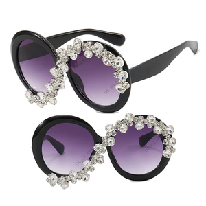 Gafas DL de cristal redondo para mujer, gafas de sol 2023 con logotipo personalizado, gafas de sol ostentosas con diamantes de imitación de gran tamaño, gafas - Product Image 4