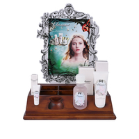 APEX Présentoir de comptoir moderne en acrylique en bois poli personnalisable avec lumière LED pour l'affichage de soins de la peau cosmétiques à la mode