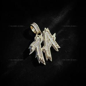 Colgante de Letra de Moissanita Chapado en Oro de 18K sobre Plata 925, con Engaste de Canal y Corte Baguette, Estilo Hiphop, Unisex - Product Image 6