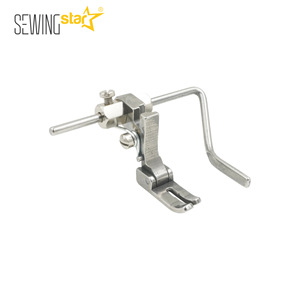 Pie prensatelas plano SEWINGstar P723 con doble varilla guía para posicionamiento en acolchado, pieza de equipo para procesamiento de prendas - Product Image 1