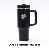 Tasse de voyage de Noël gravée au laser personnalisée 20oz 30oz 40oz gobelet en acier inoxydable blanc 40oz avec poignée 2.0 et couvercle en paille