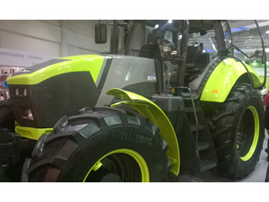 Tracteur agricole compact RD254 25 CV avec moteur diesel 3 cylindres à couple élevé, direction hydraulique, maniement facile pour terrains en pente - Product Image 3