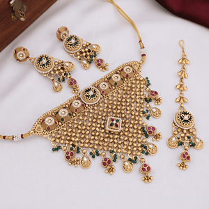 Traditional Gold Plated Kundan Choker <b>Necklace</b> <b>Set</b> With Matching Earrings And Maang Tikka For <b>Indian</b> Ethnic Bridal Wear - Product Image 1