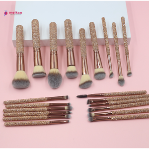 แปรงแต่งหน้าหรูหราประดับเพชร สไตล์เก๋ไก๋ พร้อมกล่องของขวัญ ปรับแต่งได้ และใช้สำหรับแปรงโกนหนวด - Product Image 4