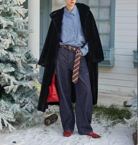 Manteau long en fausse fourrure épaisse et ajustée, blanc, taille cintrée, fourrure écologique, une pièce, vintage, hiver 2025 - Product Image 5