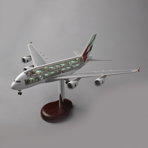 โมเดลเครื่องบินเรซิ่น <span class=keywords><strong>Emirates</strong></span> 47 ซม. <span class=keywords><strong>A380</strong></span> รุ่น LED ทำมือ ของขวัญธุรกิจสำหรับวันวาเลนไทน์ สไตล์ศิลปะ - Product Image 6