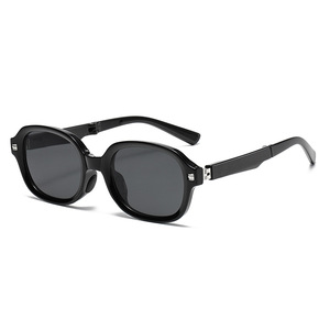 Gafas de sol plegables de nuevo estilo para mujer, montura de PC, lentes TAC, protección UV400, tipo 3, diseño de montura completa - Product Image 1