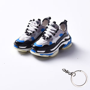 Nouveau porte-clés mini-chaussure 3D en PVC et caoutchouc, modèle de basket-ball, prix d'usine en gros - Product Image 6