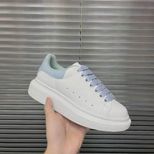 Produit de style plateforme avec fermeture à lacets - Product Image 5